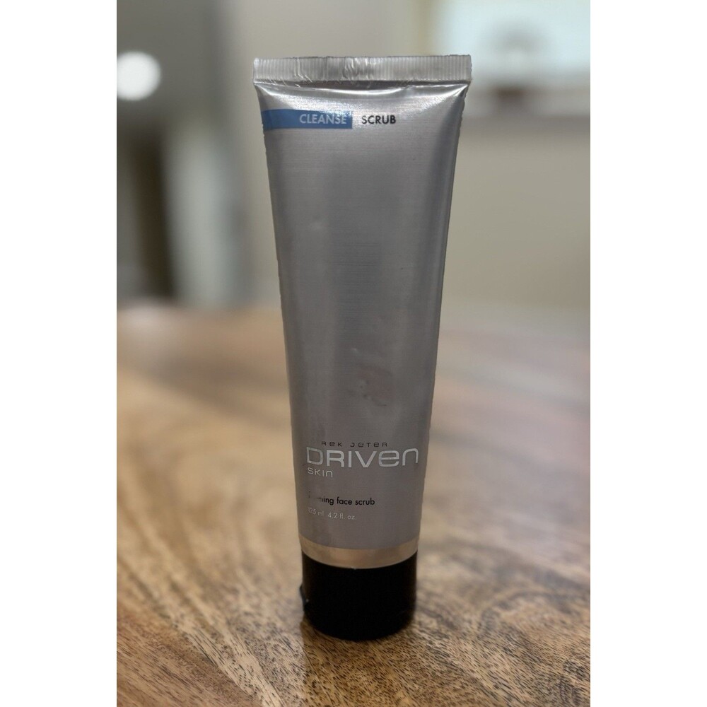 NEW AVON DEREK JETER DRIVEN SKIN FOAMING FACE SCRUB 4.2 FL. OZ.